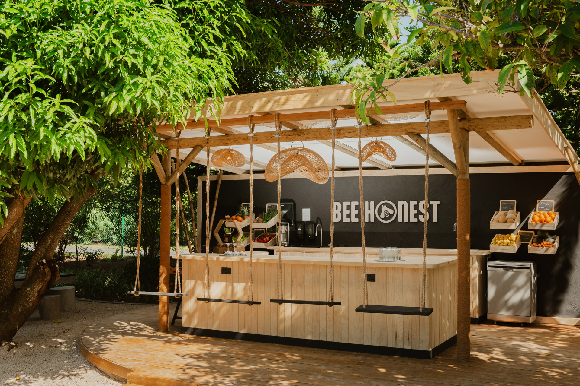 BEE Honest Bar