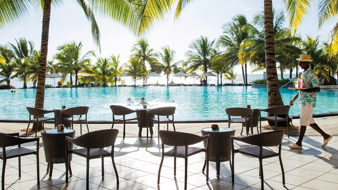 Nautil Pool Bar
